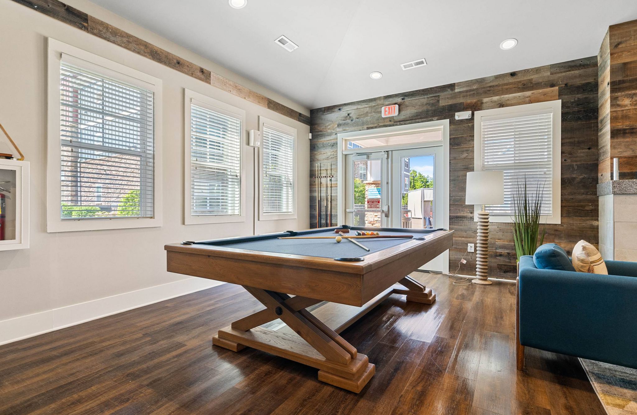 Hawthorne at Weaverville amenity lounge area with pool table and entertainment space